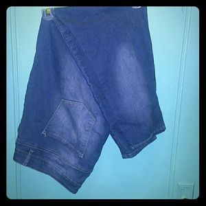 Women's plus skinny jeans